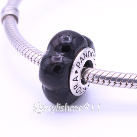 Authentic PANDORA Coracao De Negro Wood - Scalloped charm - 790712 - Picture 1 of 10